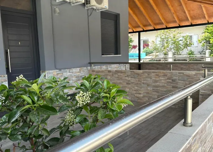 Grey Pearls Apartments